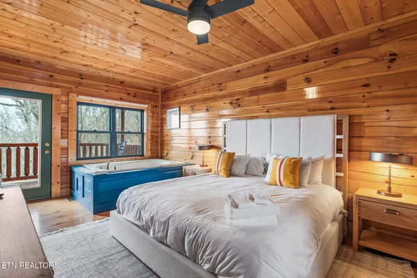 $905,000 | 1551 Bears Den Way, Sevierville, TN 37862