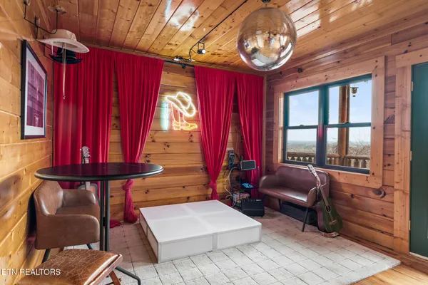 $905,000 | 1551 Bears Den Way, Sevierville, TN 37862