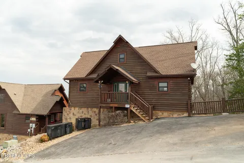 $905,000 | 1551 Bears Den Way, Sevierville, TN 37862