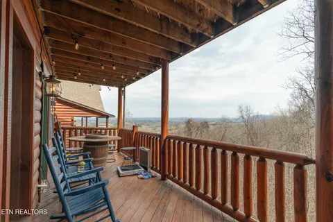 $905,000 | 1551 Bears Den Way, Sevierville, TN 37862