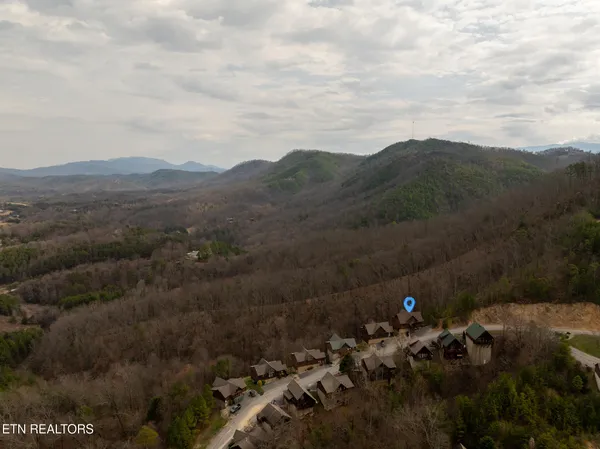 $905,000 | 1551 Bears Den Way, Sevierville, TN 37862