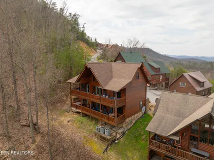 $905,000 | 1551 Bears Den Way, Sevierville, TN 37862