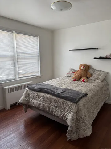 $2,500 | 1084 East Main Street, Unit 3, Stamford, CT 06902