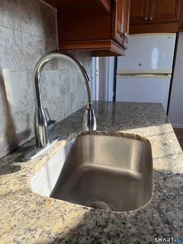 $2,500 | 1084 East Main Street, Unit 3, Stamford, CT 06902