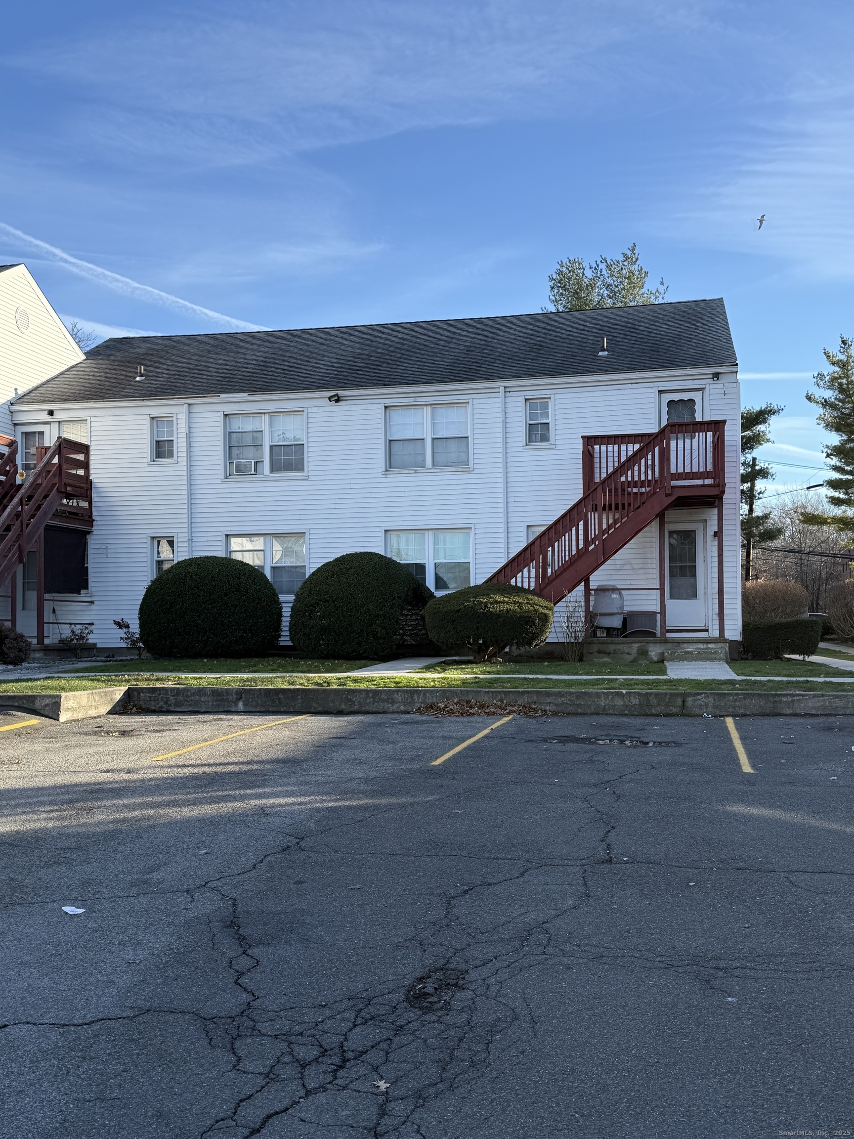 1084 East Main Street, Unit 3 Stamford, CT 06902 - Photo 3 of 14