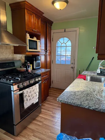 $2,500 | 1084 East Main Street, Unit 3, Stamford, CT 06902