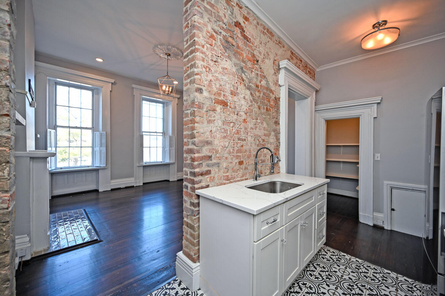 229 Riverside Drive, Unit 1F Covington, KY 41011 - Photo 15 of 40 229RiversideDr1F_23