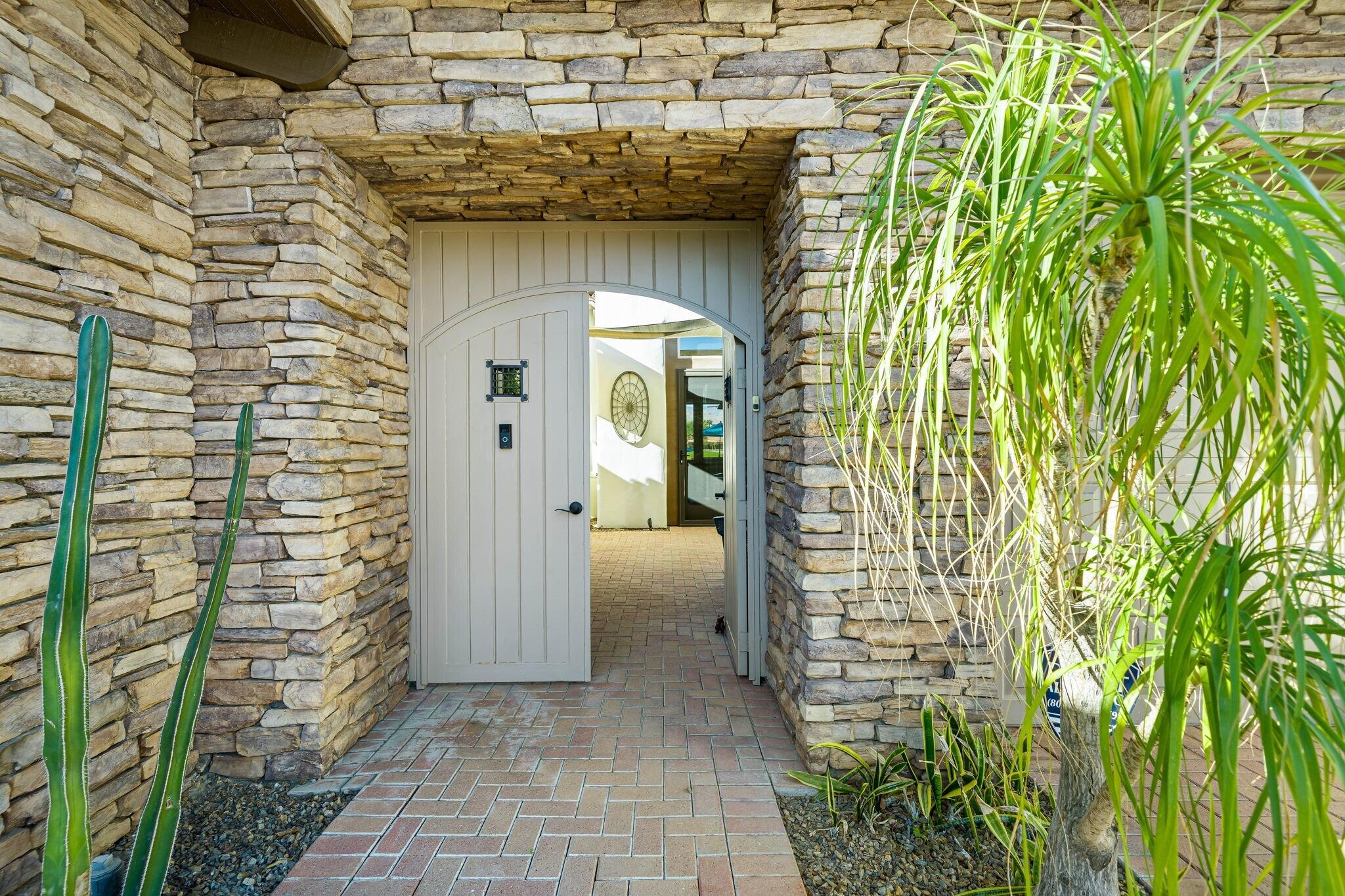 220 Loch Lomond Road Rancho Mirage, CA 92270 - Photo 13 of 69 13-web-or-mls-JG_Lomond_OPMG_0824_013
