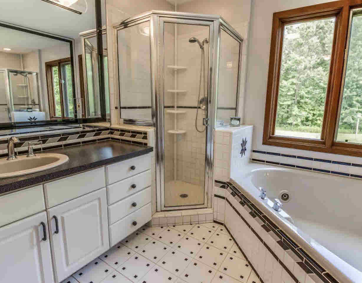 5572 Mabley Hill Road Fenton, MI 48430 - Photo 15 of 55 21361138-14.JPG