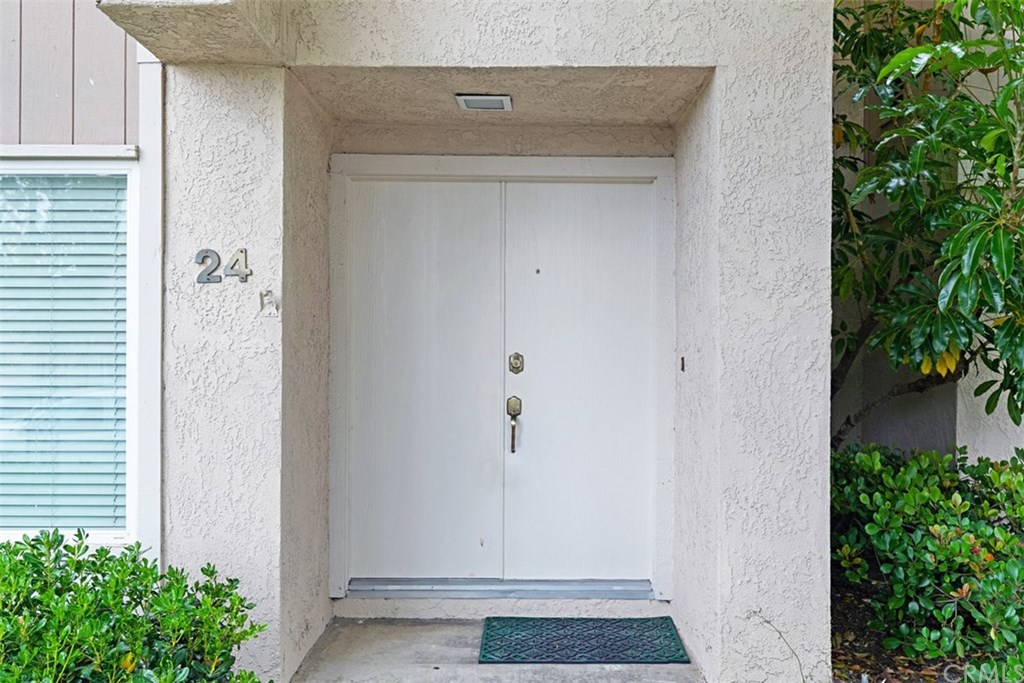 24 Silverwood, Unit 13 Irvine, CA 92604 - Photo 3 of 31