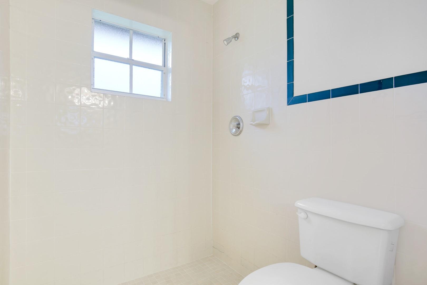 1236 Block Island Road Wellington, FL 33414 - Photo 15 of 20 Bathroom