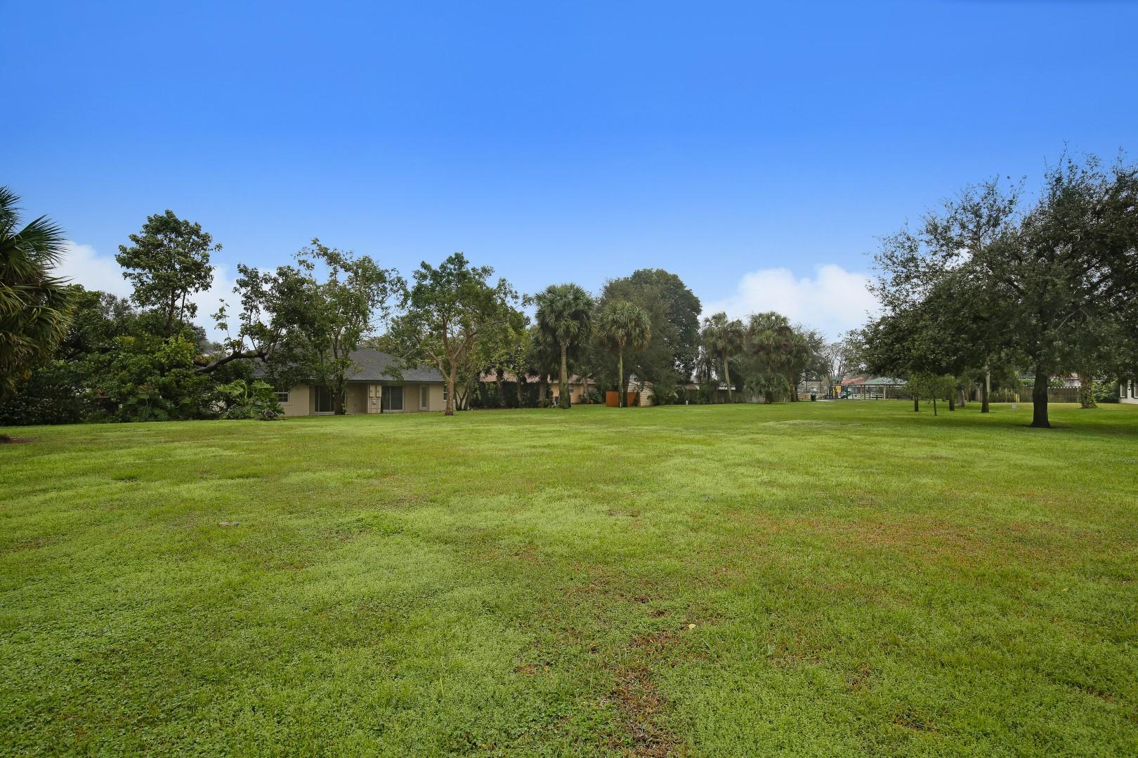 1236 Block Island Road Wellington, FL 33414 - Photo 19 of 20 Yard