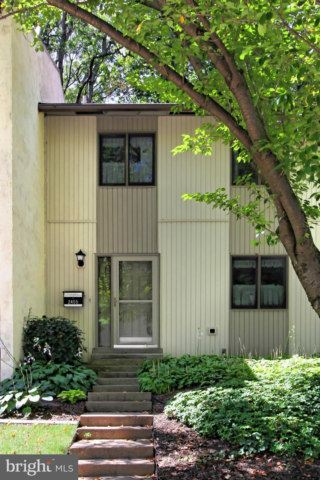 2455 Pyrenees Court Reston, VA 20191 - Photo 2 of 30 Exterior (Front)