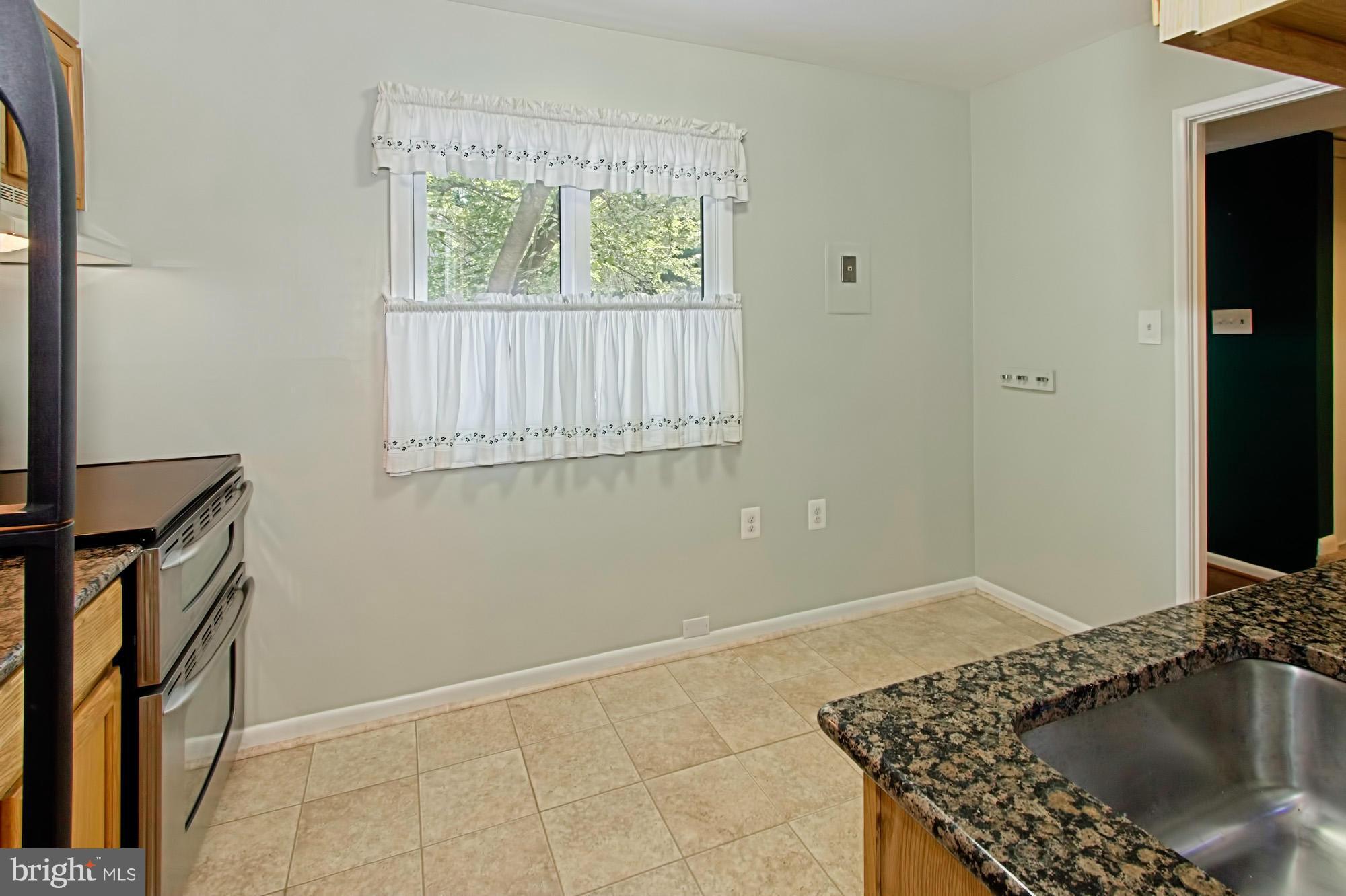 2455 Pyrenees Court Reston, VA 20191 - Photo 11 of 30 Kitchen