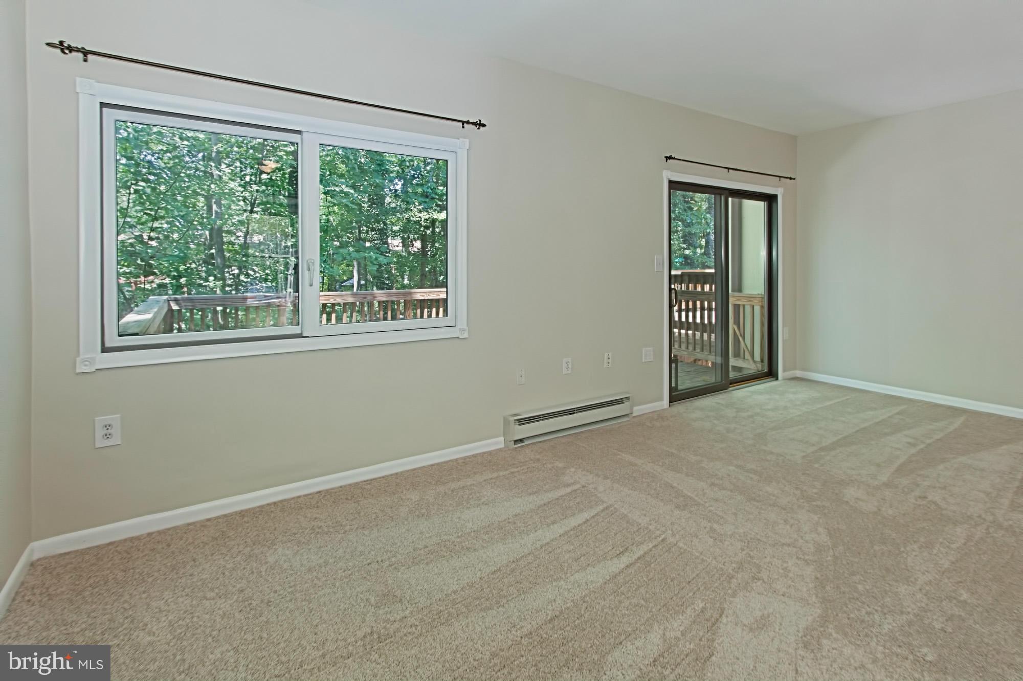 2455 Pyrenees Court Reston, VA 20191 - Photo 5 of 30 Living Room