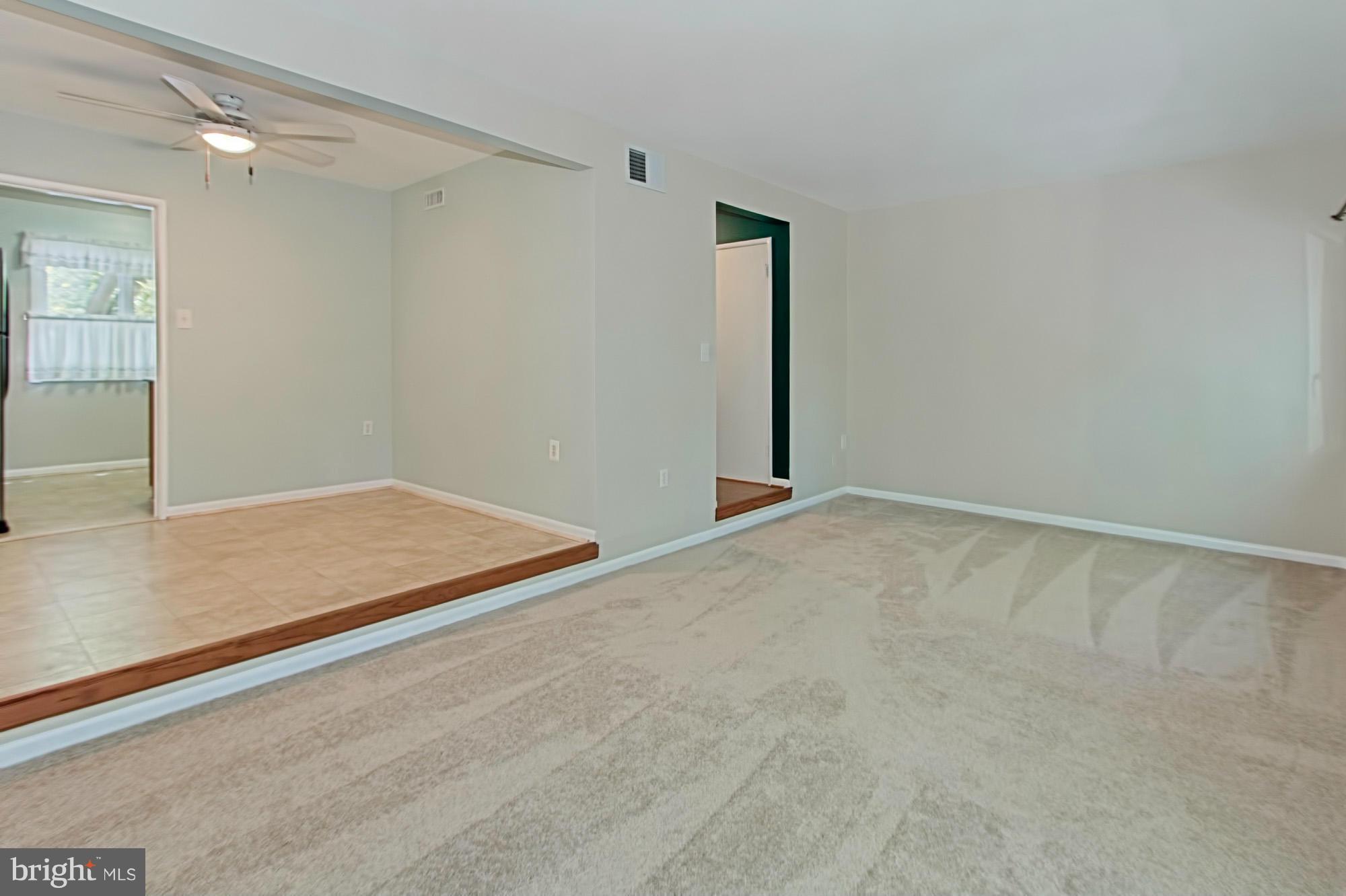 2455 Pyrenees Court Reston, VA 20191 - Photo 8 of 30 Living Room