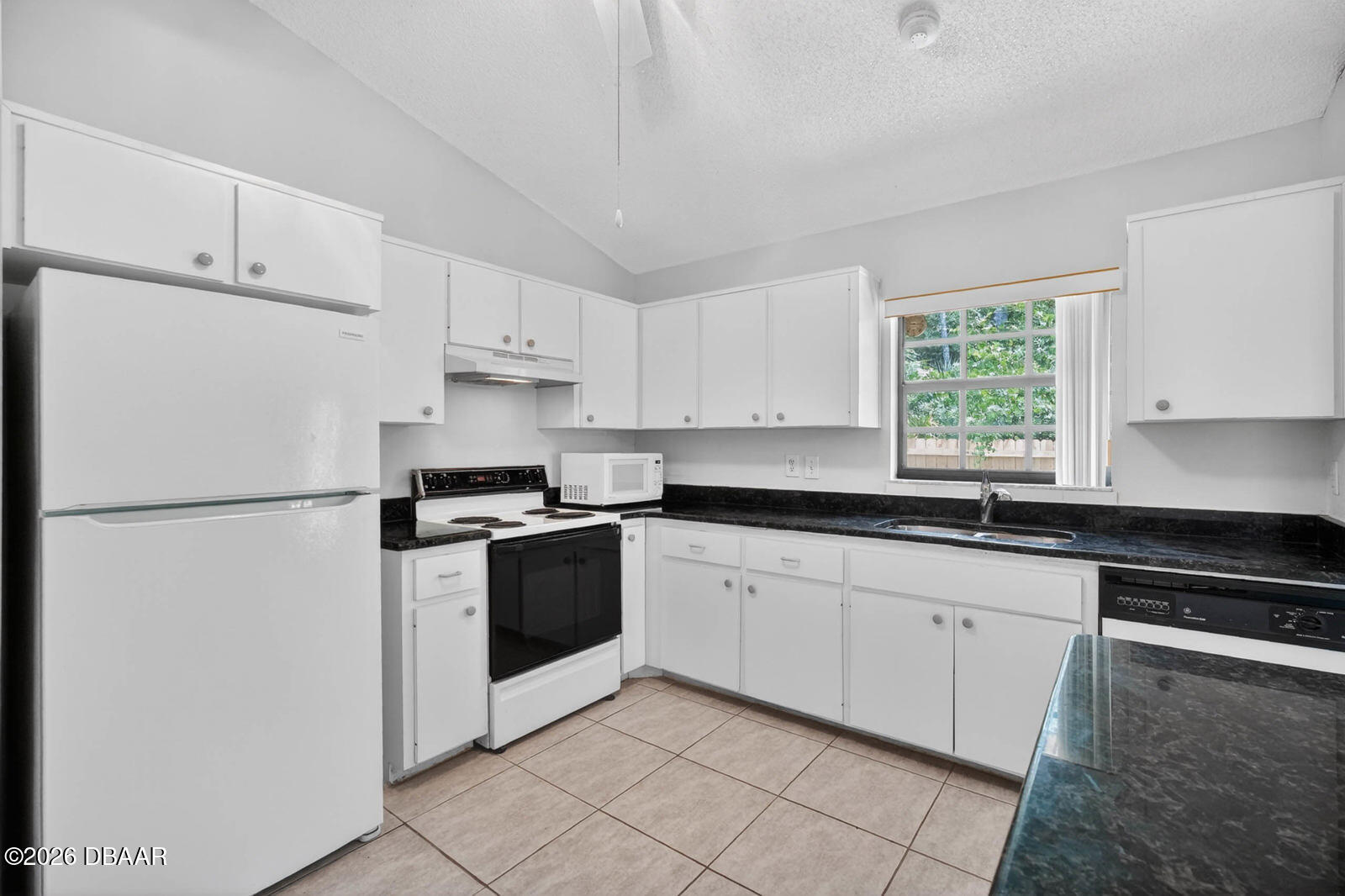 191 Roberts Road Edgewater, FL 32141 - Photo 14 of 56 20_dsc07403