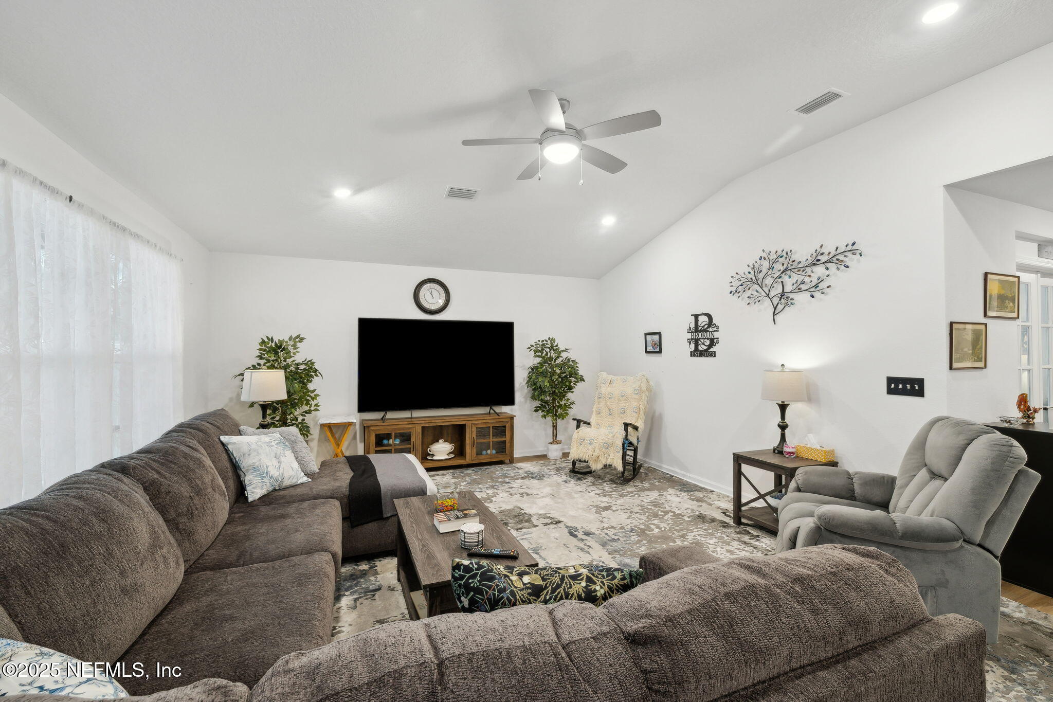 7960 Rippa Vly Way Jacksonville, FL 32222 - Photo 8 of 68 Family Room
