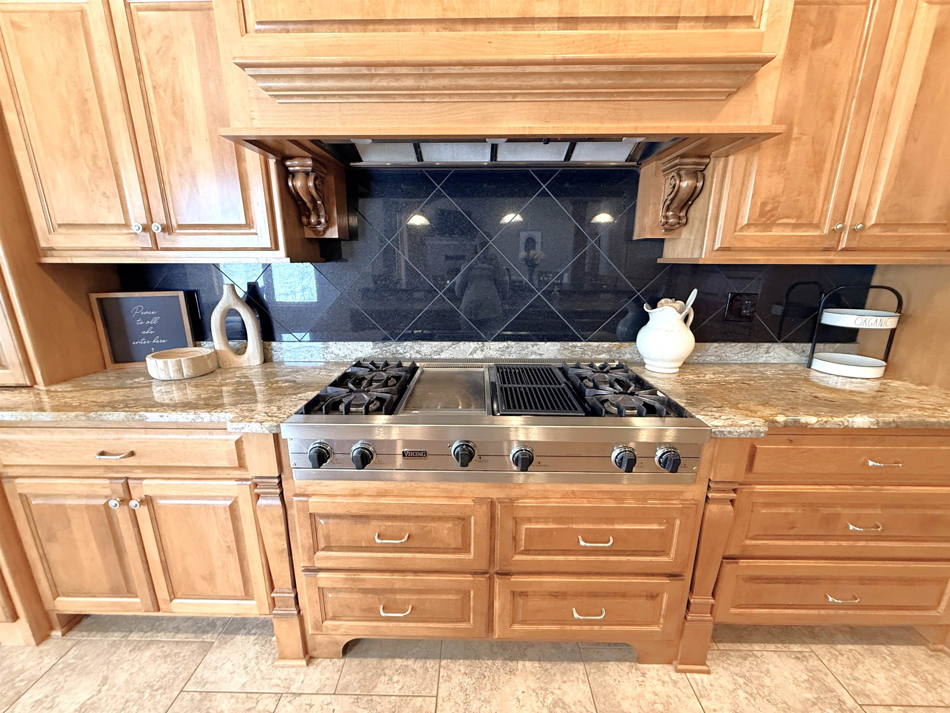 448 Harvest Road Green Bay, WI 54302 - Photo 9 of 71