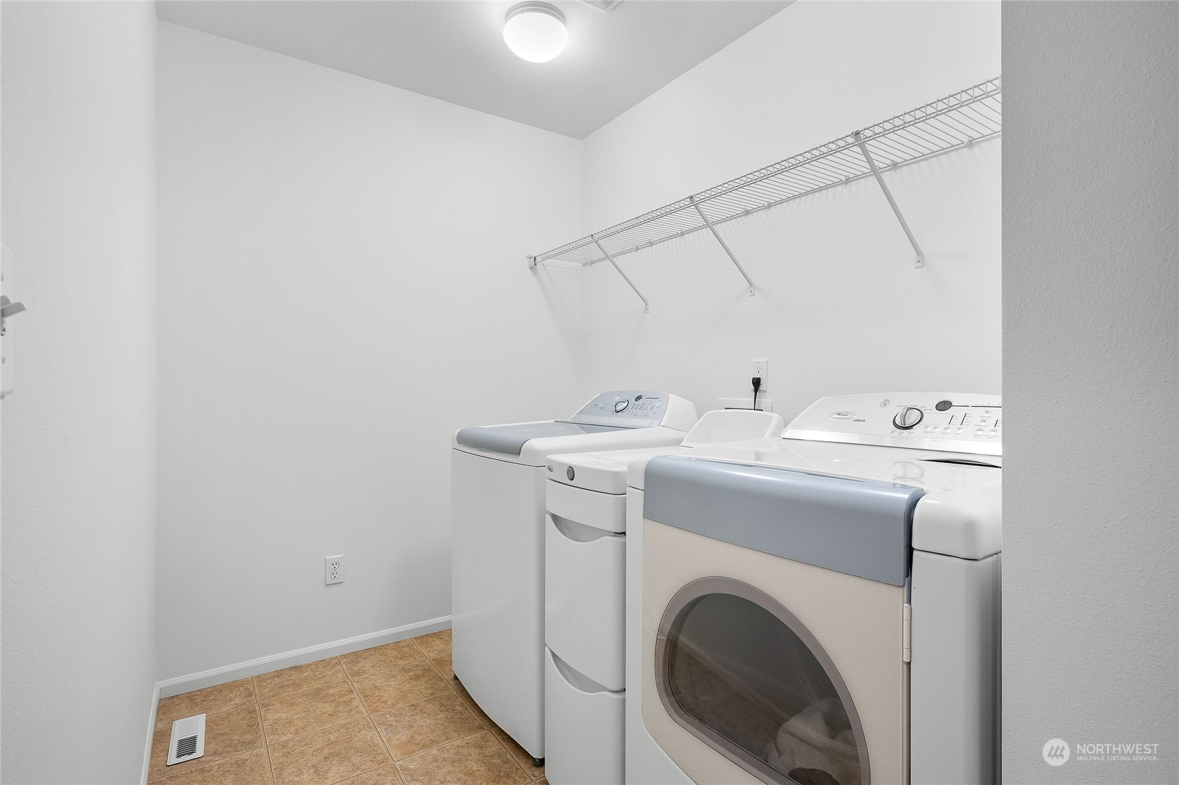 3412 171st Place Southeast Bothell, WA 98012 - Photo 26 of 40 a utility room with dryer and washer