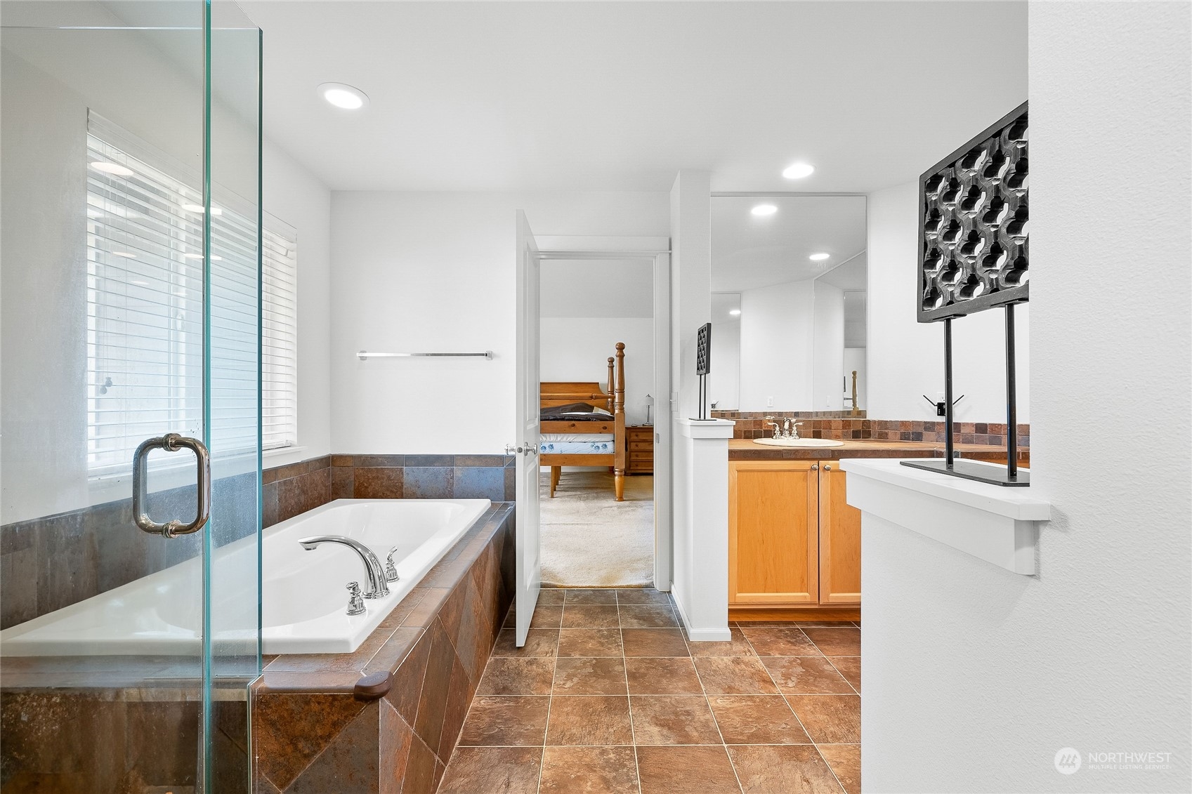 3412 171st Place Southeast Bothell, WA 98012 - Photo 33 of 40 a living room with furniture and a kitchen view