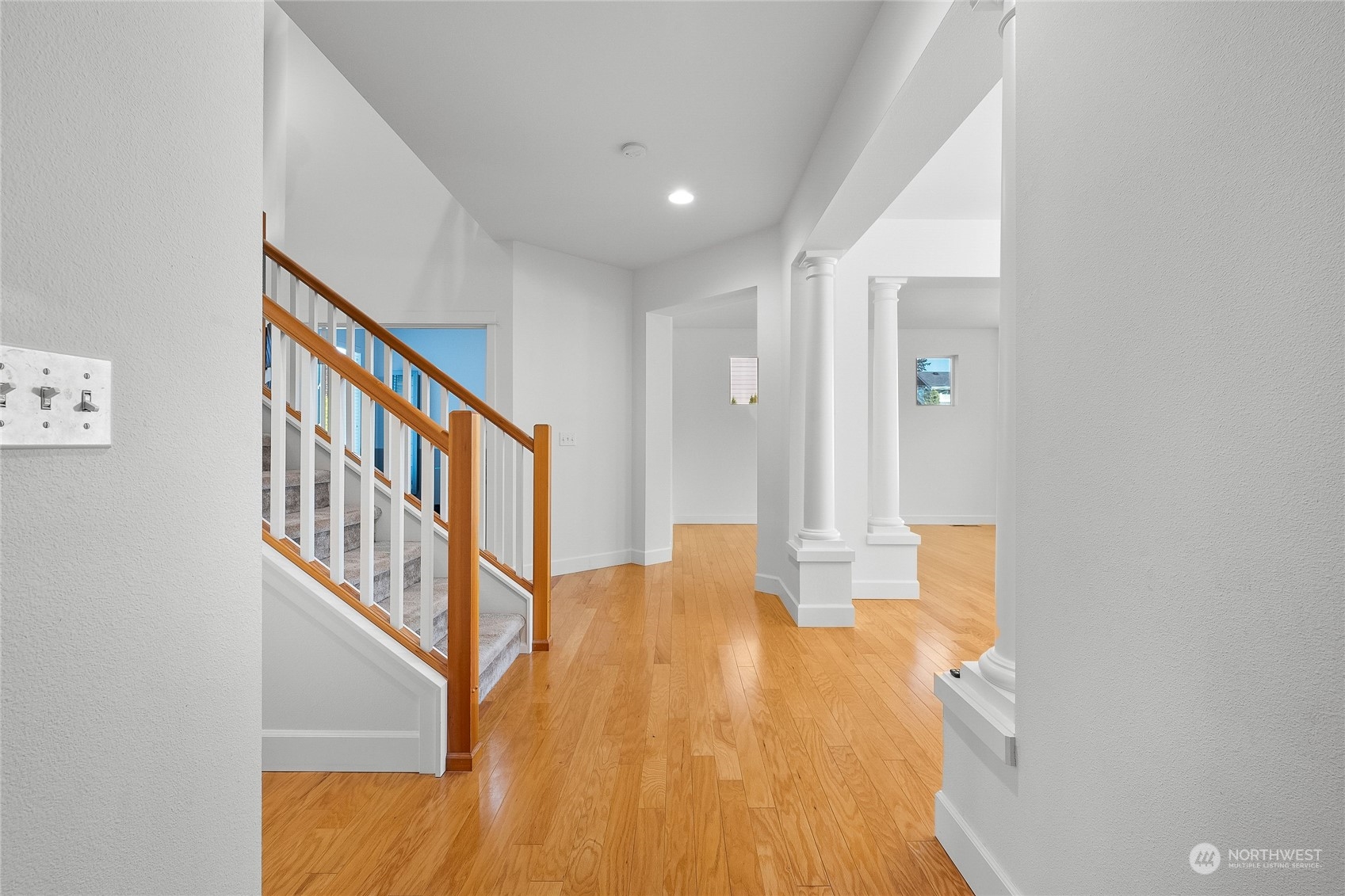 3412 171st Place Southeast Bothell, WA 98012 - Photo 7 of 40 a view of an entryway