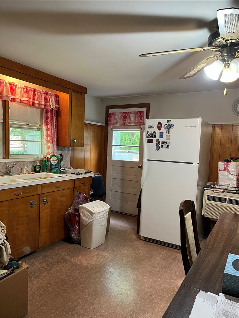 1369 Hope Road Cranston, RI 02831 - Photo 9 of 18