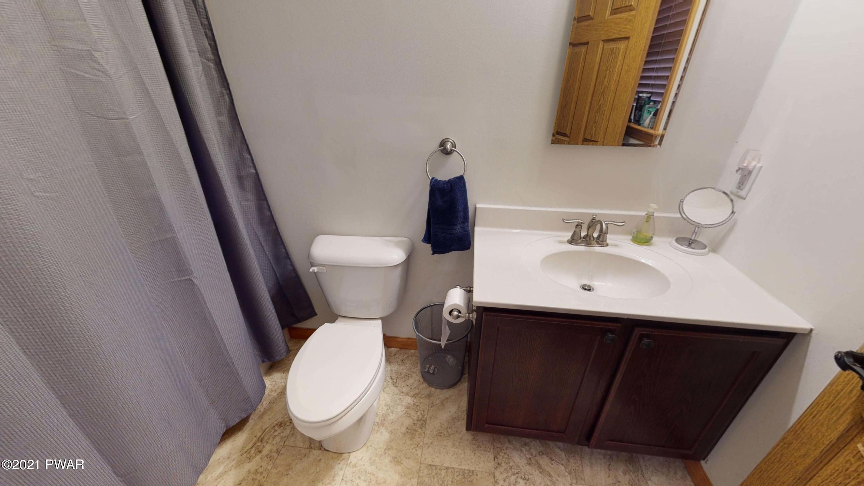 147 Tuckermans Ravine Ravine, Unit RAVINE Tafton, PA 18464 - Photo 14 of 32 Main Level Full Bath