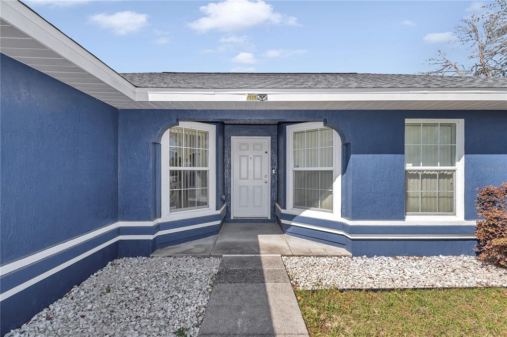 13800 Southwest 33rd Court Road Ocala, FL 34473 - Photo 6 of 42 a front view of a house