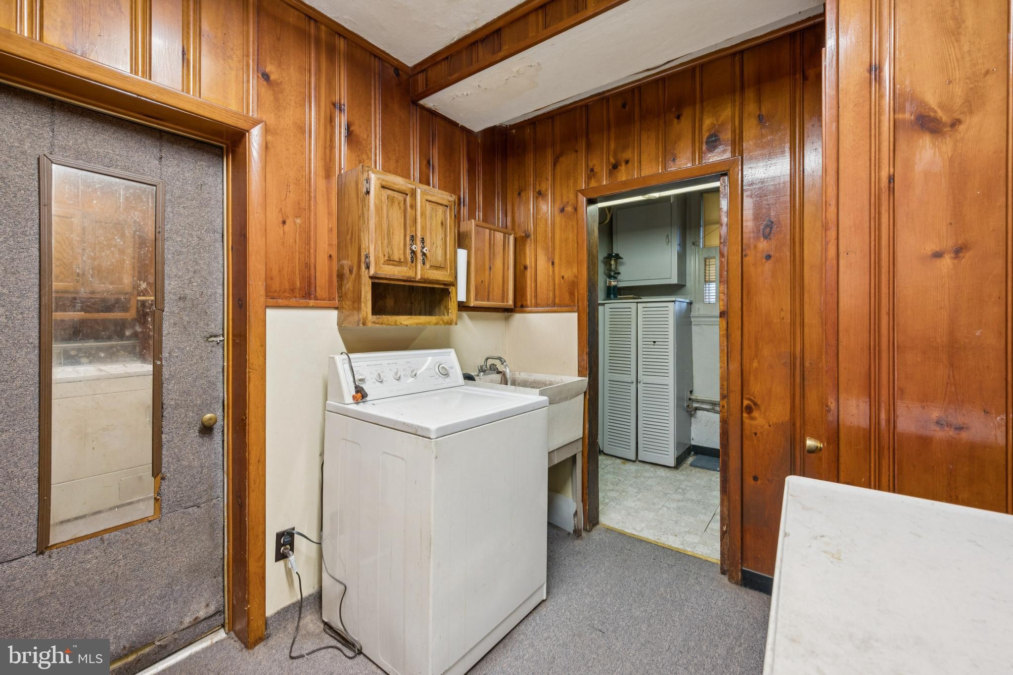 4817 Browning Road Pennsauken, NJ 08109 - Photo 13 of 25 a utility room with dryer and washer
