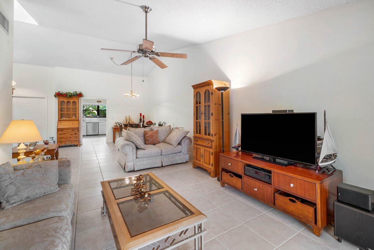 7586 Solimar Circle Boca Raton, FL 33433 - Photo 13 of 36 013-7586SolimarCircle-BocaRaton-FL-33433
