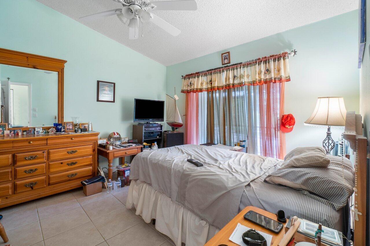 7586 Solimar Circle Boca Raton, FL 33433 - Photo 22 of 36 024-7586SolimarCircle-BocaRaton-FL-33433
