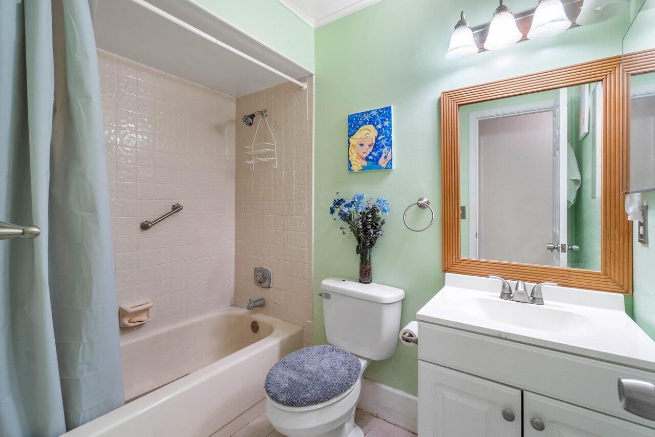 7586 Solimar Circle Boca Raton, FL 33433 - Photo 23 of 36 019-7586SolimarCircle-BocaRaton-FL-33433