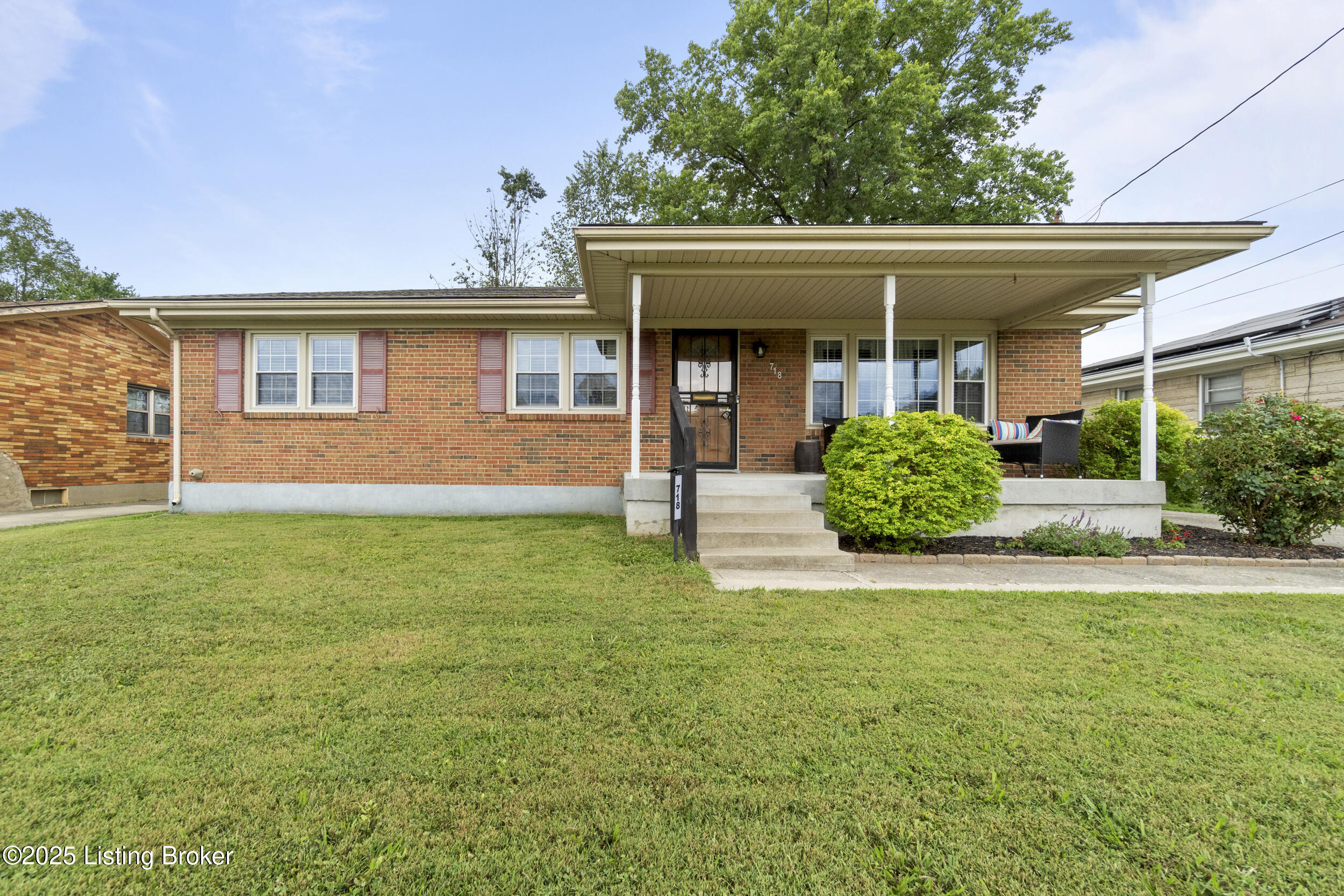 718 Palatka Road Louisville, KY 40214 - Photo 18 of 34 FRONT VIEW OF HOME