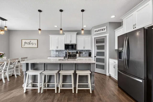 $625,000 | 339 Hillside Drive, Eldridge, IA 52748