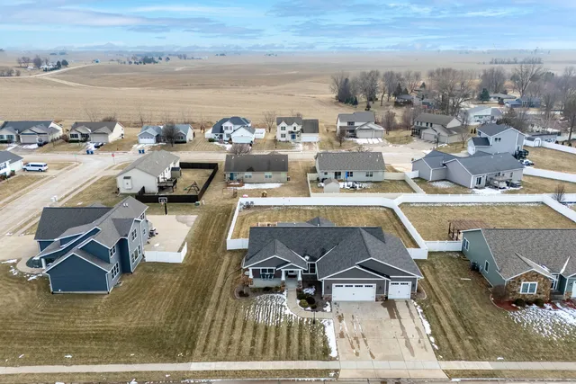 $625,000 | 339 Hillside Drive, Eldridge, IA 52748