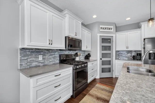 $625,000 | 339 Hillside Drive, Eldridge, IA 52748