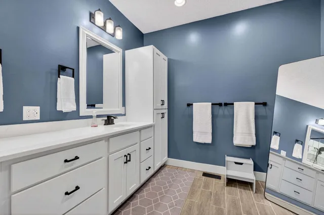 $625,000 | 339 Hillside Drive, Eldridge, IA 52748