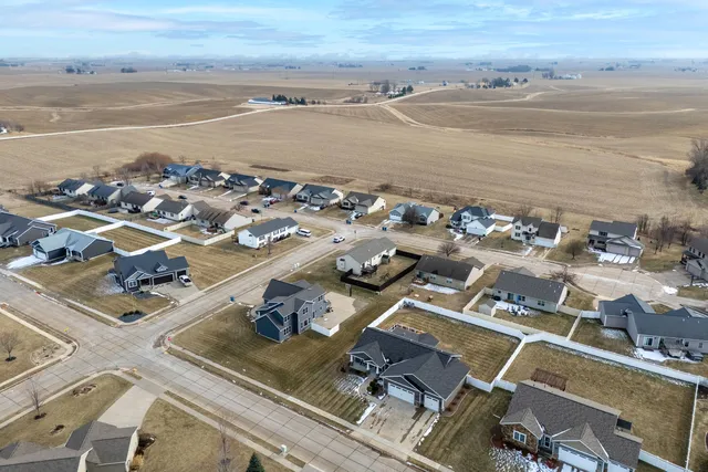 $625,000 | 339 Hillside Drive, Eldridge, IA 52748