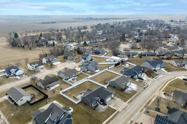 $625,000 | 339 Hillside Drive, Eldridge, IA 52748