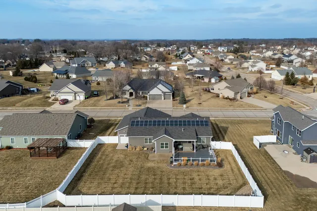 $625,000 | 339 Hillside Drive, Eldridge, IA 52748