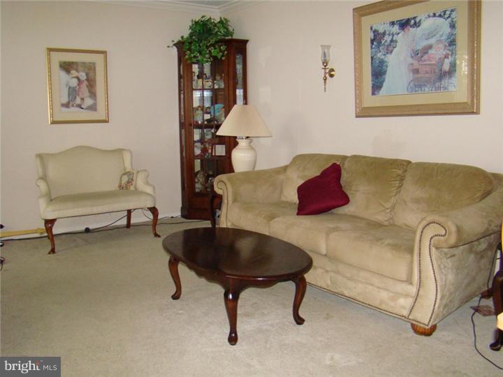 3 Ridgemount Drive Marlton, NJ 08053 - Photo 5 of 17 Living Room