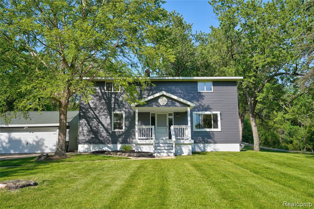 1460 West Silverbell Road Lake Orion, MI 48359 - Photo 3 of 69