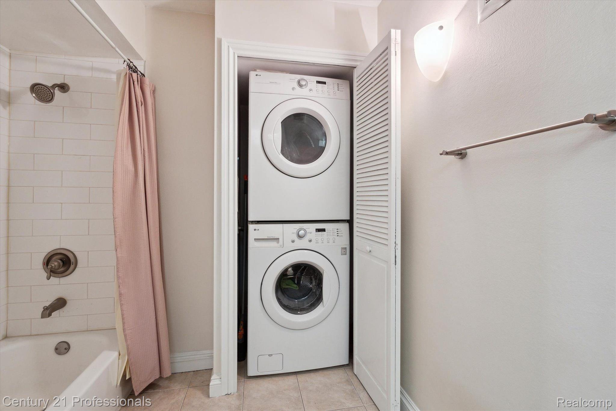 2377 Walton Blvd., Unit 13 Rochester, MI 48309 - Photo 16 of 19 Gallery Image 16