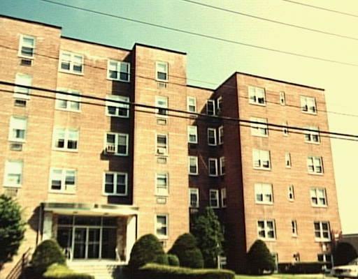 39 Glenbrook Road, Unit 4J Stamford, CT 06902 - Photo 1 of 1 a view of a large building