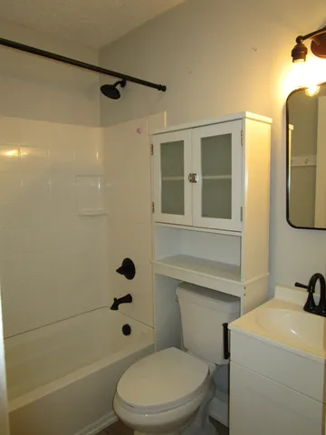 $289,900 | 106 Circle Drive, Portland, TN 37148