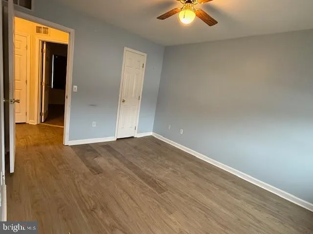 a view of utility room