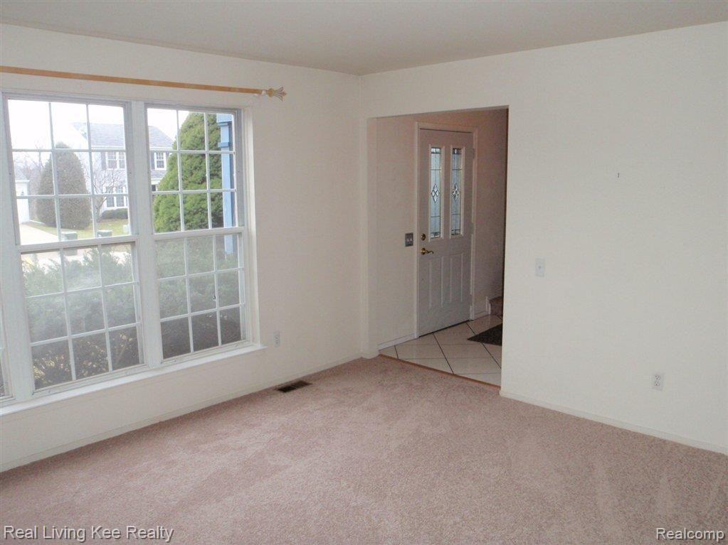 400 Bolinger Street Rochester, MI 48307 - Photo 11 of 12 New Carpet!