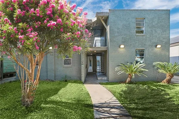 $1,175 | 2316 Washington Avenue, Unit 209, New Orleans, LA 70113