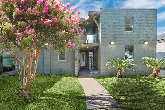 $1,175 | 2316 Washington Avenue, Unit 209, New Orleans, LA 70113